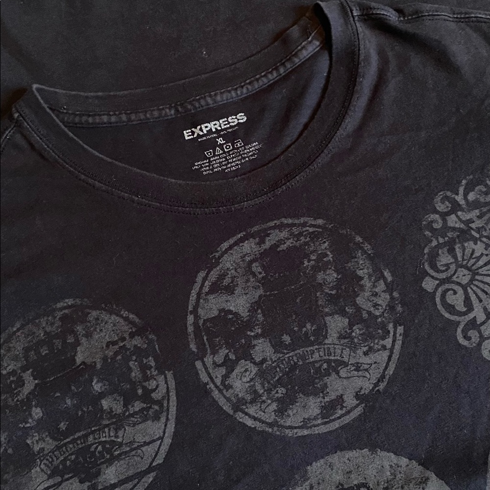 Express T-Shirt Men's Size XL Short Sleeve Graphic Crew Neck Black.